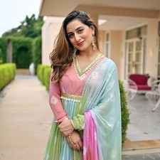 Women's Georgette Anarkali Kurta and Dupatta Set V Neck 3/4 Sleeves Regular