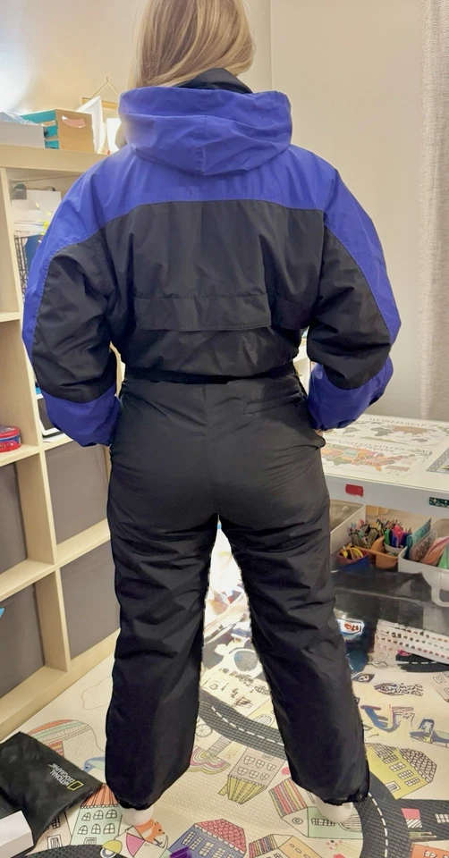 Columbia 女式复古 Wintertrainer 黑色和紫色雪地套装 - M 码 — 第 2/4 张图片