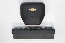 19 2020 2021 2022 2023 2024 CHEVY BLAZER DRIVER WHEEL & KNEE AIRBAG OEM AIR BAG