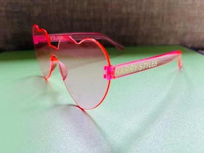 Harry Styles Together Tour 2026 Wembley Heart Glasses Light Pink   Concert