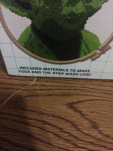 Star Wars: Cross Stitch Kit: 12 Iconic Patterns from a Galaxy Far, Far Away - Picture 5 of 5