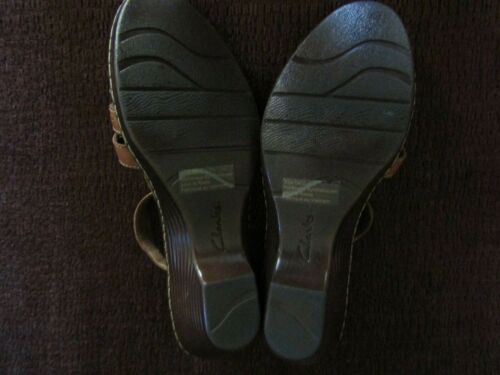 Clarks Mary Jane Flat Brown Shoes Size 7 - Picture 3 of 3