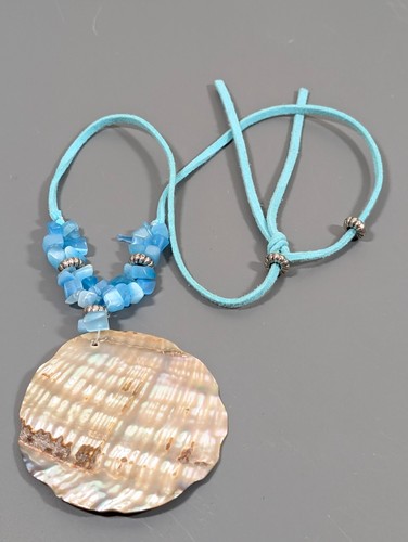 Large Round Shell Pendant Blue Faux Leather Cord Necklace Beach Coastal 24" - Picture 2 of 7
