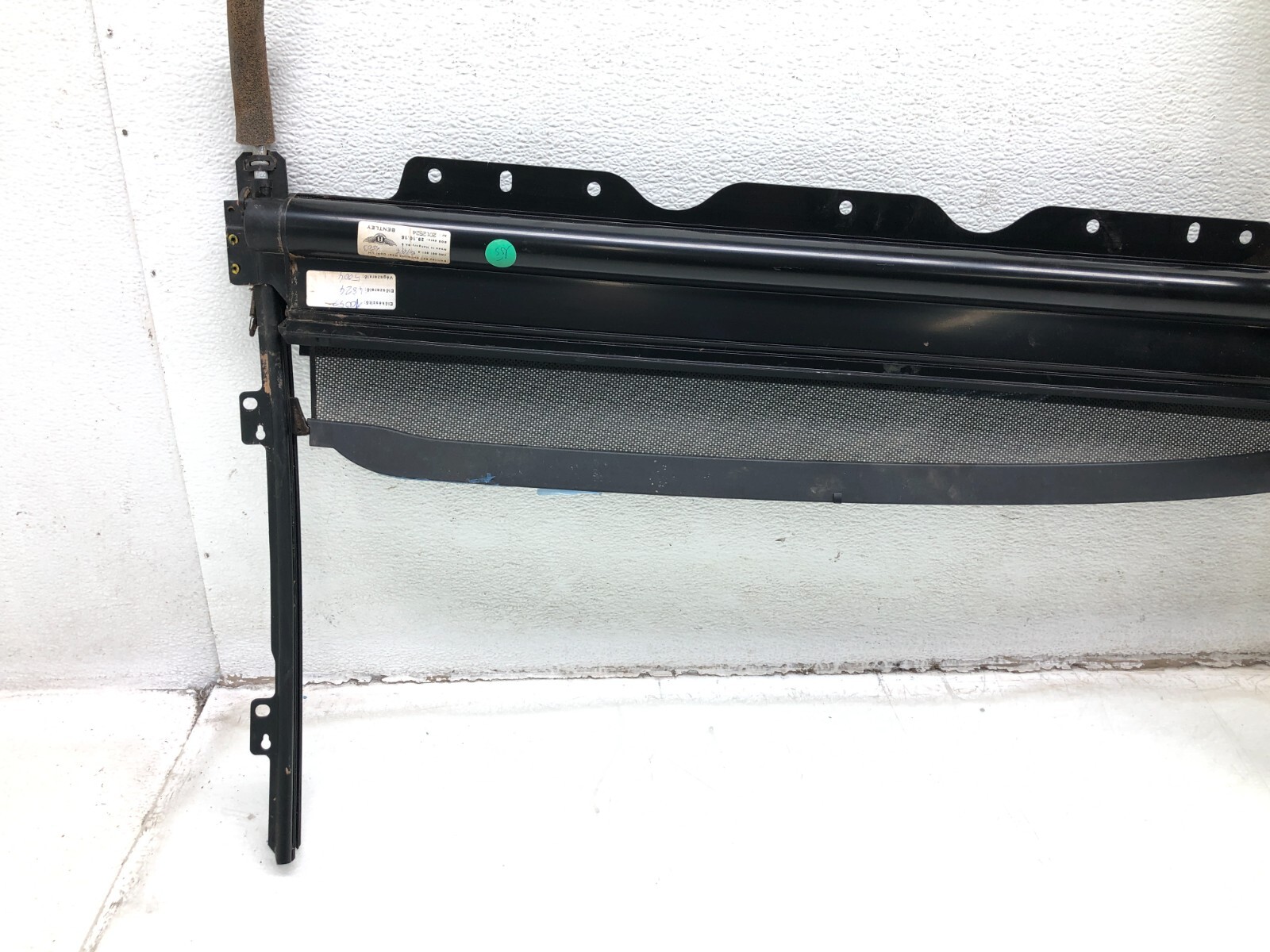 2014-2018 BENTLEY FLYING SPUR LEFT DRIVER REAR DOOR WINDOW SUNSHADE #FOR PARTS.