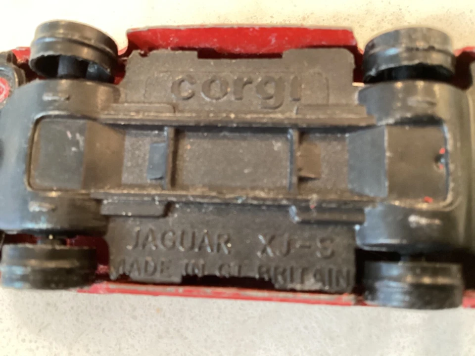 Camión de helados Good Humor 1983 Hot Wheels vintage 1:64 y Corgi Jaguar XJ-S Foto 3 de 4