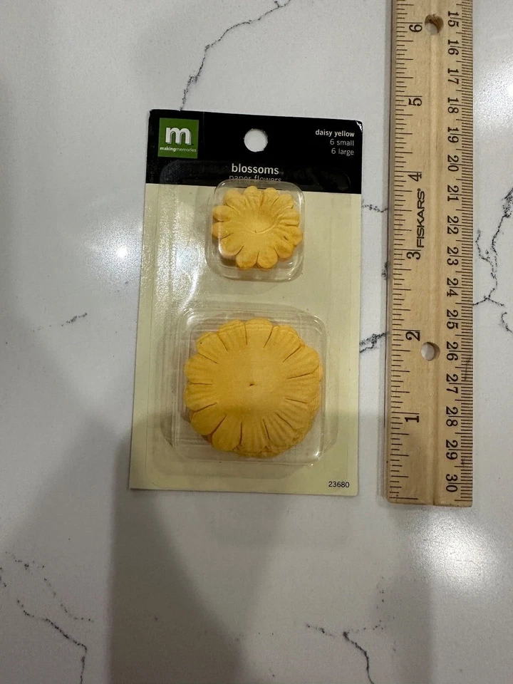 Papel para hacer recuerdos flores flores amarillo margarita 6 pequeñas/6 lg álbumes de recortes manualidades Foto 4 de 4