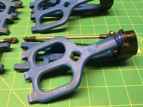Tmaxx 3.3 usados azules RPM brazos nuevos nudillos Emaxx versiones demasiado anchas Traxxas - Imagen 3 de 9