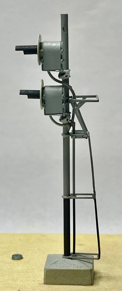 SEGNALE FS OTTONE a 2 vele luce a led scala H0 con stand - Immagine 4 di 4