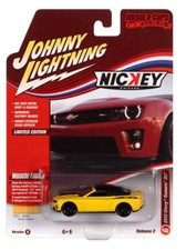 JOHNNY LIGHTNING 1/64 MUSCLE CARS 2013 CHEVY CAMERO ZL1 RALLY YELLOW JLMC030
