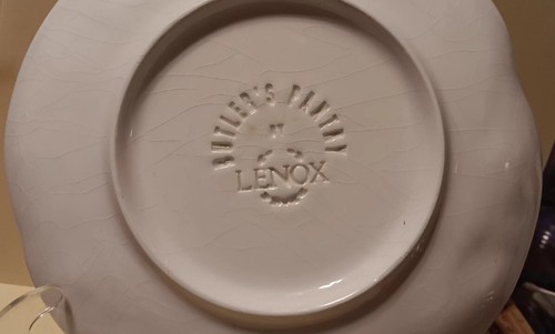 Lenox Butler's Pantry Cherub Plate Scalloped 9" White Ivory Cream Crazing - Picture 7 of 7