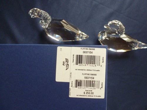 Swarovski Flirting Swans Crystal Figurines 0837154 New Mint In Box - Picture 3 of 3