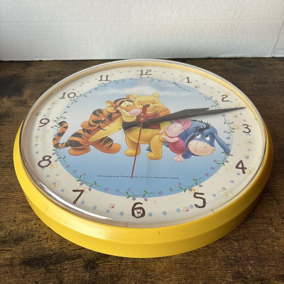 Rare Disney Wall Clock Based On “Winnie The Pooh” Battery Operated