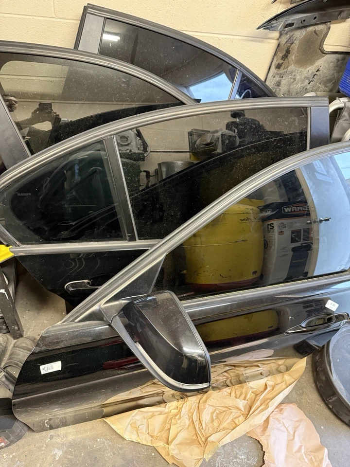 12-18 BMW F30 320 328 335 PUERTAS DELANTERAS Y TRASERAS IZQUIERDA LADO CONDUCTOR COMPLETO NEGRO AZABACHE Foto 2 de 4