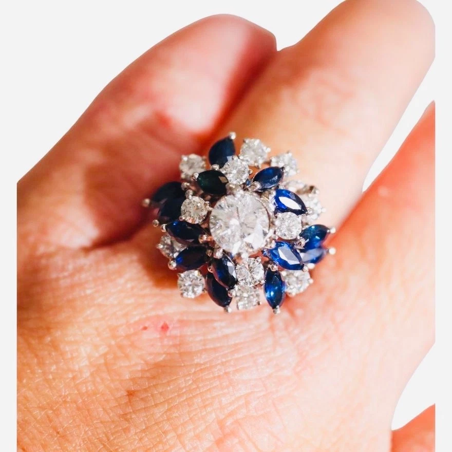 Vintage 18k Gold Estate Blue Sapphire Diamond Ring - Image 2 of 4