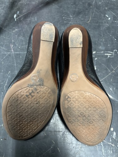 Tory Burch women's 8 Benton Leather High Wedge Gold Logo Open Toe Pump black - Picture 4 of 4