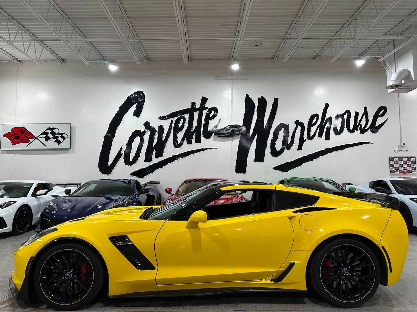 2016 [GC6] Corvette Racing Yellow Tintcoat Chevrolet Corvette   | C7 Corvette Photo 2