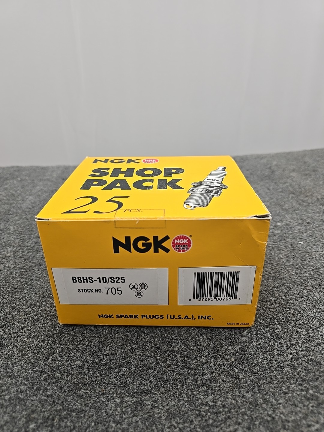 NEW NGK B8HS-10/S25/705 SPARK PLUGS SHOP PACK OF 25