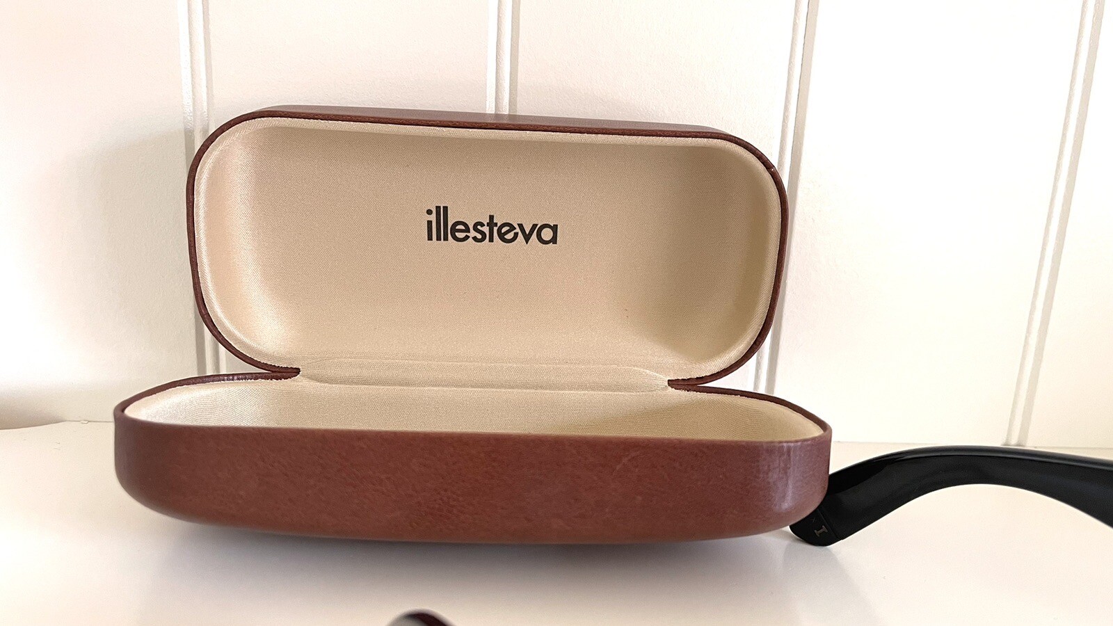 ILLESTEVA x N.E.R.D OVERSIZED SUNGLASSES + 16GB USB STICK MADE IN