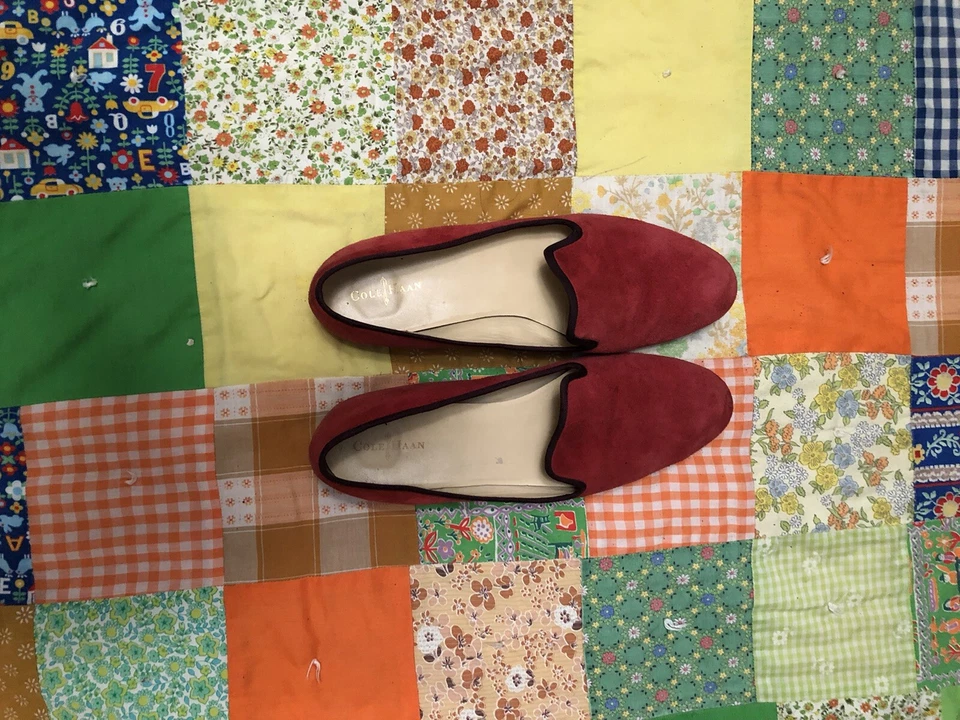 Zapatillas para fumar cole haan de terciopelo rojo para mujer Foto 3 de 4