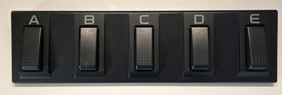 KORG EC5 Fußschalter   5 fach External Controller   kompatibel mit Pa Serie