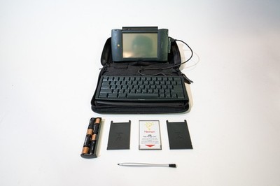 APPLE Newton MessagePad 2100 ニュートン Apple Newton MessagePad 2100 Specs: EveryMac.com
