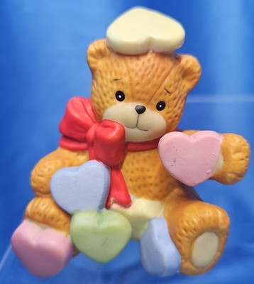 Lucy & Me Enesco Lucy Rigg Bear Holding Conversation Hearts