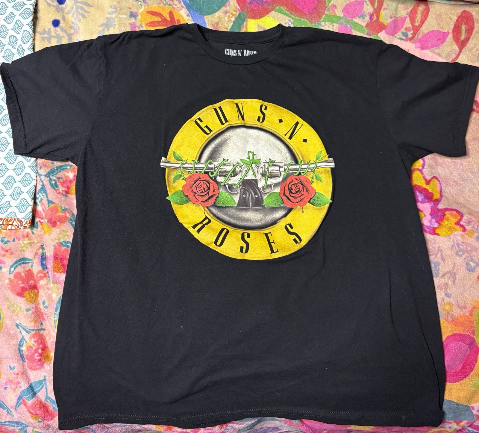 Guns N' Roses Band Classic Revolver Logo Graphic Blac… - Gem