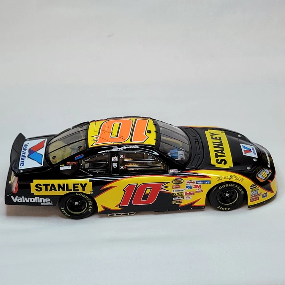 Scott Riggs #10 Stanley Tools 2006 Dodge Charger 1:24 Action Diecast 1 of 2,220 - Image 3 of 4