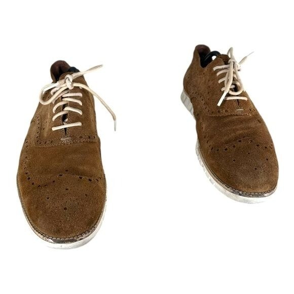 Cole Haan Men display picture 1