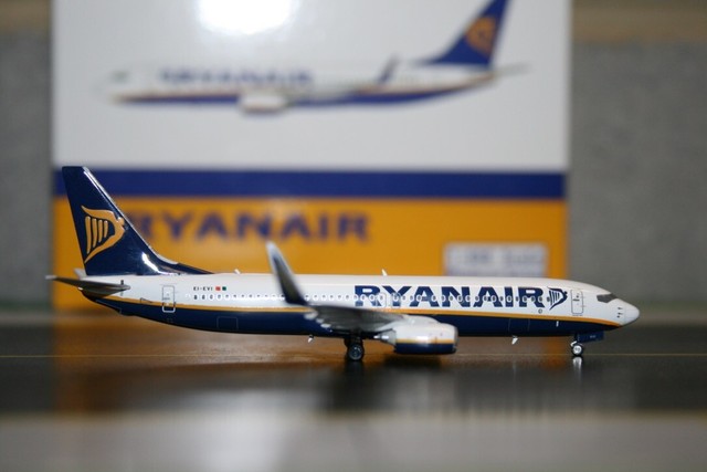 ryanair toy plane set