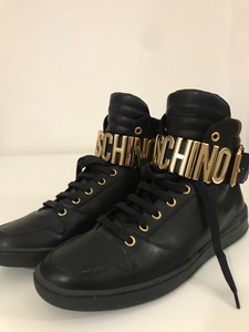 Scarpe Moschino: Acquista fino al −76% | Stylight