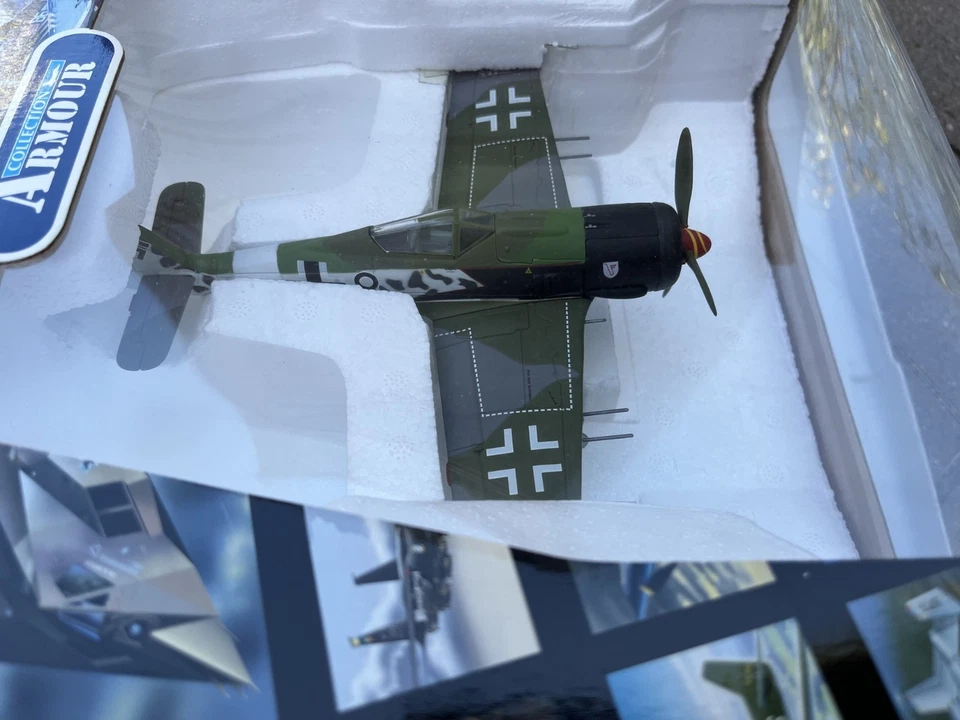 FRANKLIN MINT FW-190 FOCKE-WULF LUFTWAFFE, "B11B232" 1:48. - Image 3 of 4