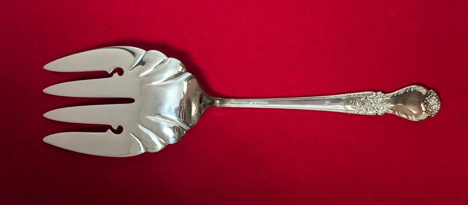 Tenedor para servir ensaladas de plata esterlina Brocade By International, 9-1/4"" de largo Foto 3 de 4