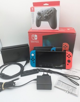 Nintendo Switch HAC-001 (01) 32GB Spielkonsole - Neon-Rot/Blau + Pro Controller