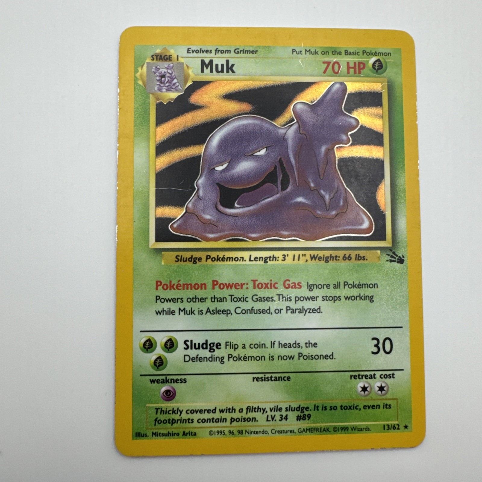 Muk Fossil Holo Rare 13/62 MP