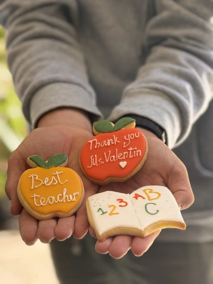 12 mejores galletas de azúcar hechas a medida por encargo, regalo para profesor, escuela, cumpleaños Foto 4 de 4