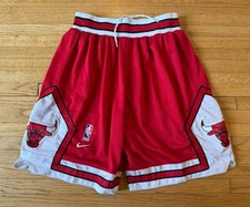 Chicago Bulls Vintage Nike Basketball Shorts Mens M EUC NBA