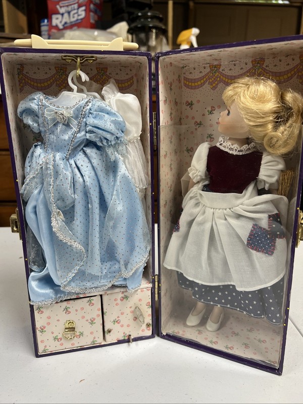 Disney Cinderella Porcelain Doll Trunk Set with Accessories