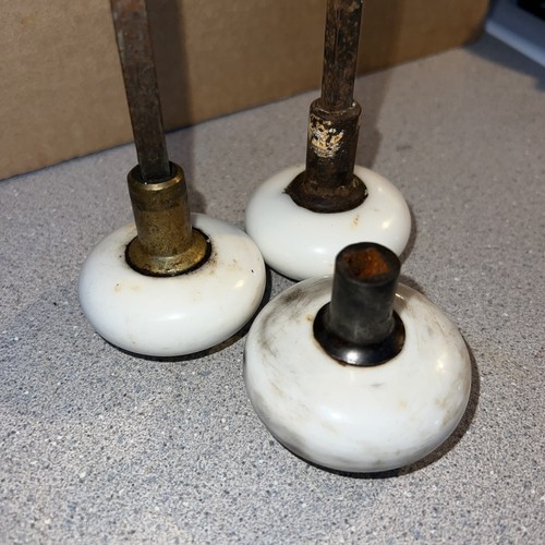 3 Vintage Antique Smooth Porcelain White Milk Glass Door Knobs - Picture 3 of 11