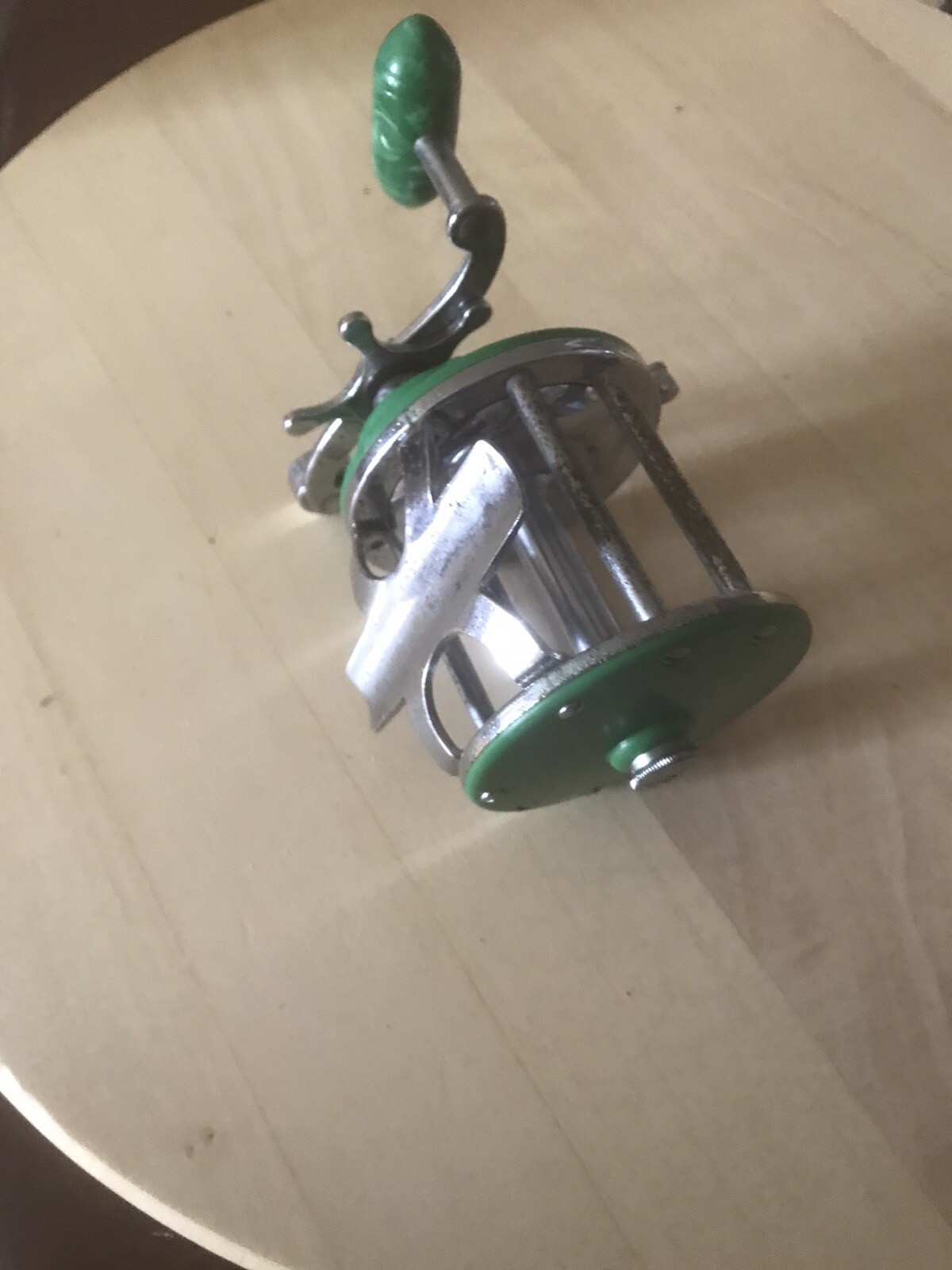 Penn Vintage Monofil Reel 26 !!! Green Plates !!! Good Condition!!!
