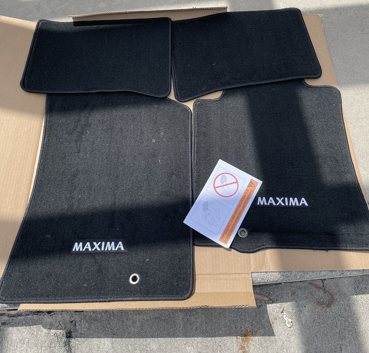 NISSAN MAXIMA 20092014 Carpeted Floor Mats (4Piece / Black) OEM 999E2