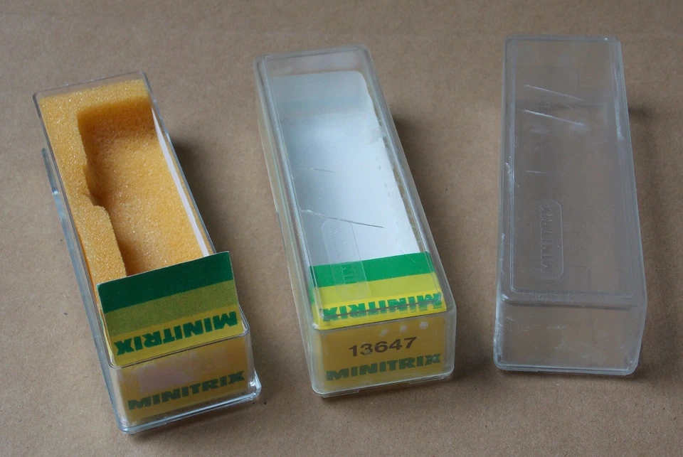 Posten Minitrix Leer-OVP’s – unvollständig - NUR ERSATZTEIL