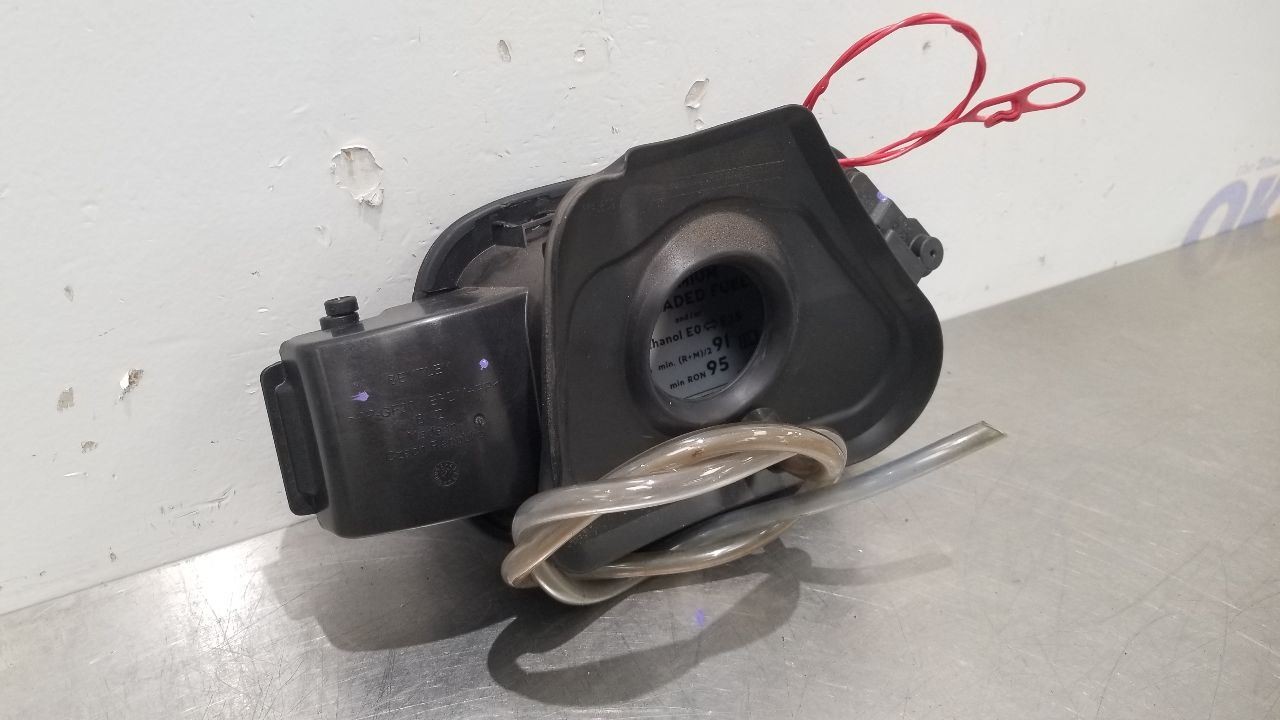 Bentley Bentayga Fuel door