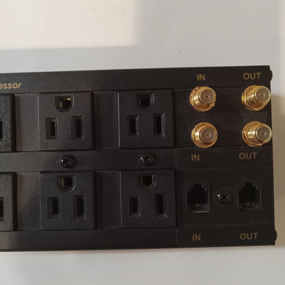 Isobar Premium Surge Suppresor Tripp Lite Power Protection 6 Outlets ISOBAR6DBS - Image 3 of 4