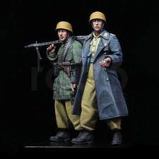 1/35 Resin Figure Model Kit WWII German Soldier 2 Figures Unassembled Unpainted