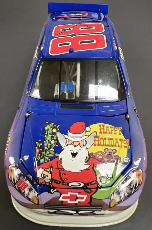 Action Dale Earnhardt Jr. #88 Sam Bass Holiday 2011 1:24 Foto 2 de 4