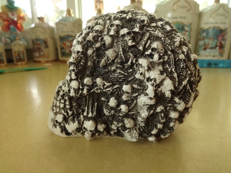 Skull Ghost Head Skeleton Collectable Figurine Statue LED Eyes Red ...