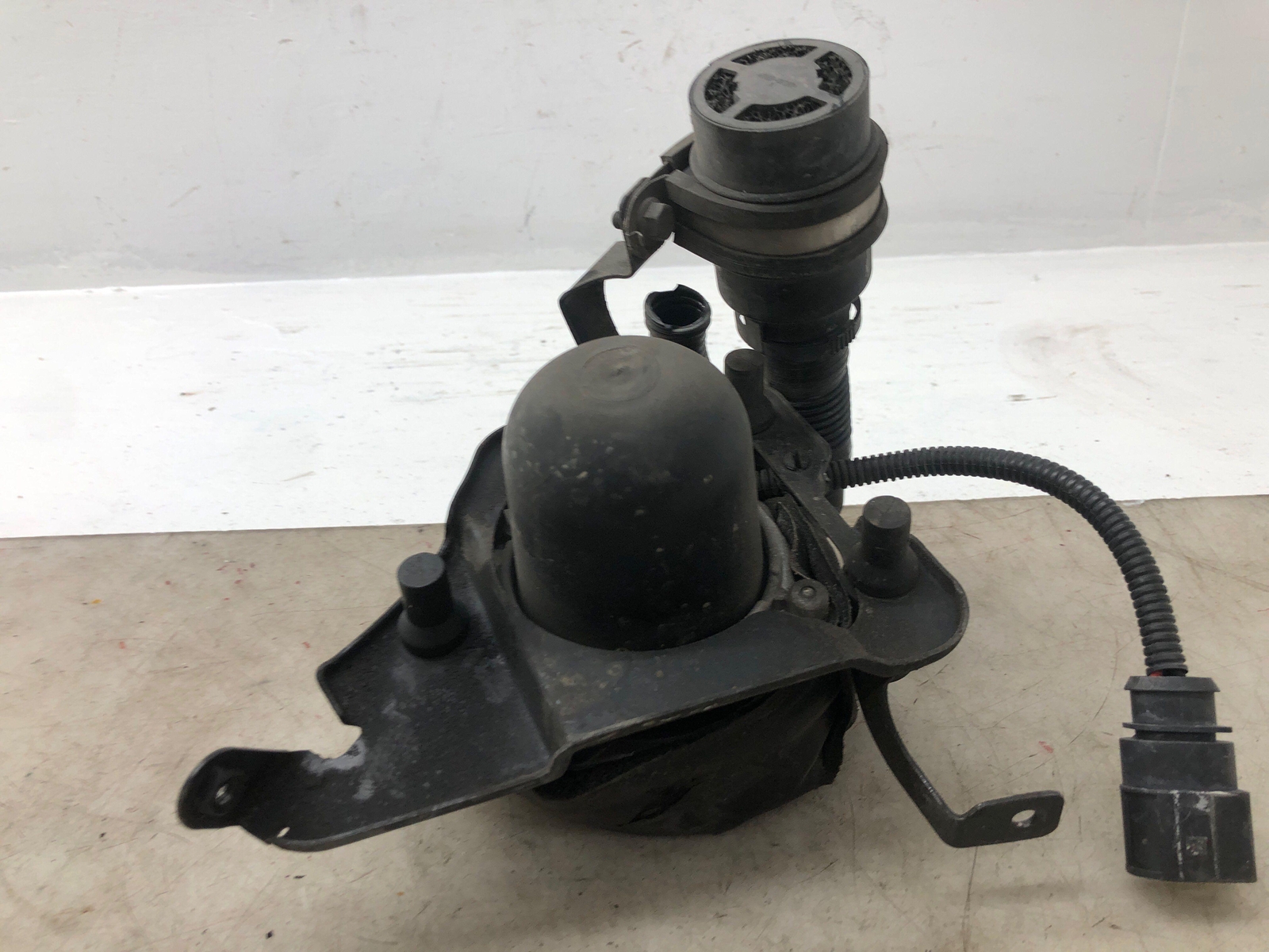 2006-2012 BENTLEY CONTINENTAL OEM SECONDARY AIR INJECTION PUMP