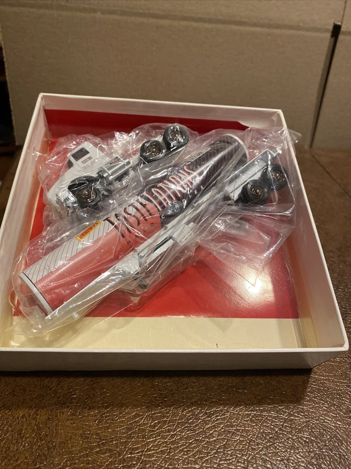 Winross 1997 Hershey's Tastations cisterna negro/blanco Foto 2 de 4