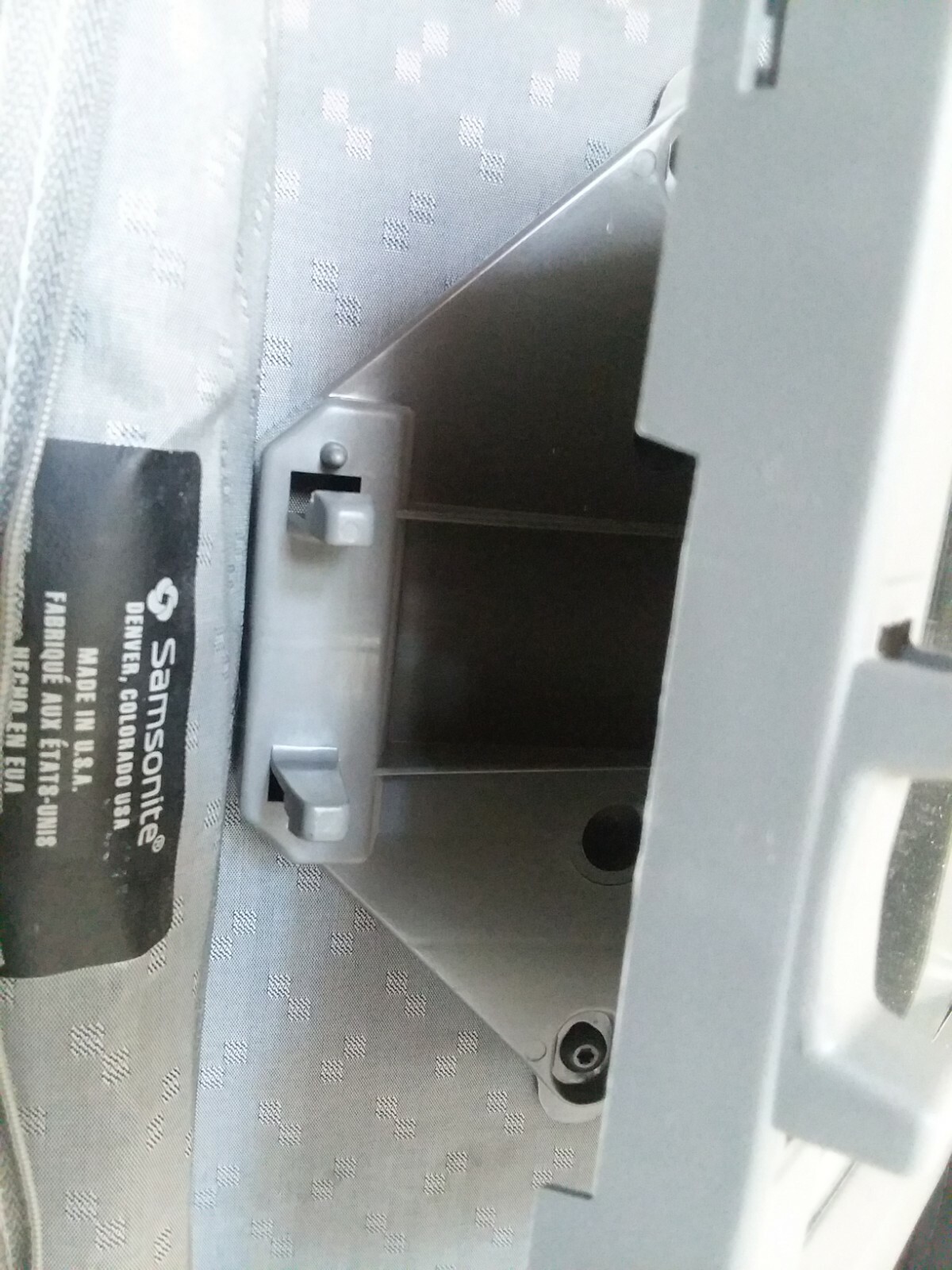 samsonite hard shell carry on